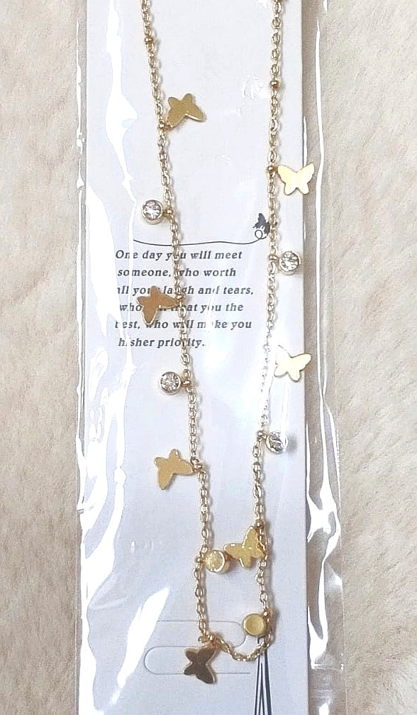 Collar con mariposas
