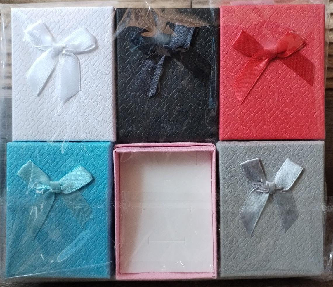 Docena de cajas multicolor con moño 6*8