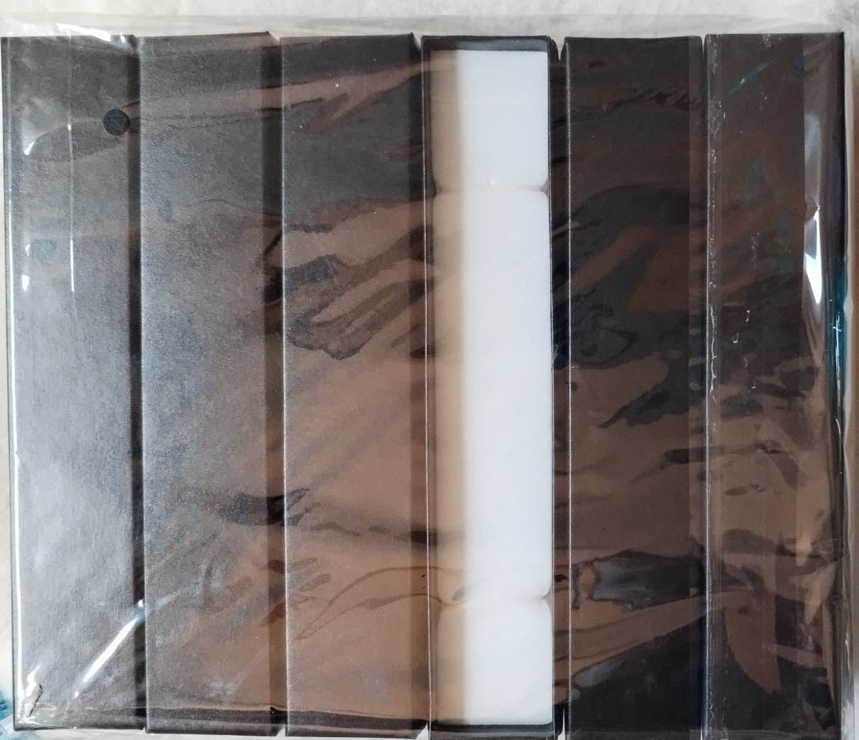 Docena de cajas negras 21*4