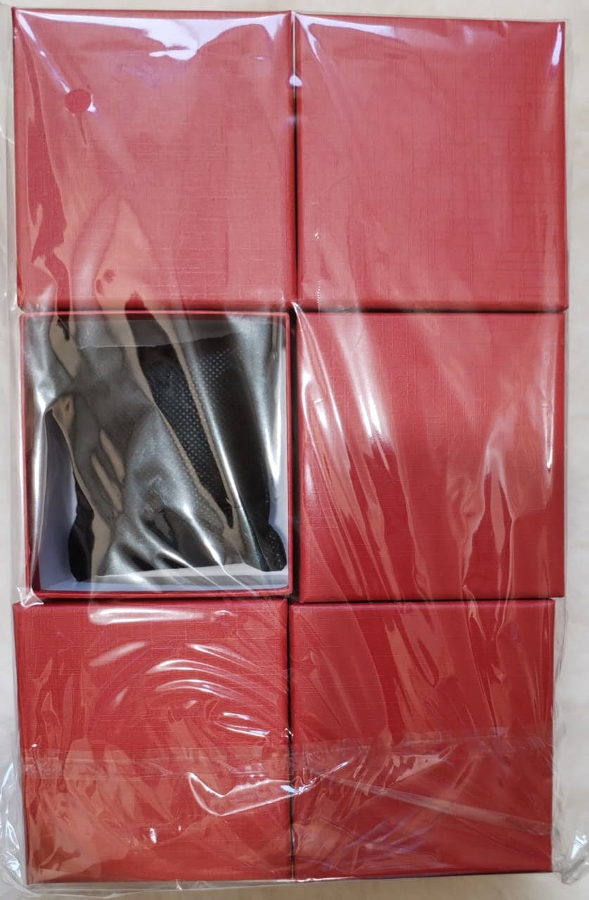 Media docena de cajas relojeras rojas 8*8