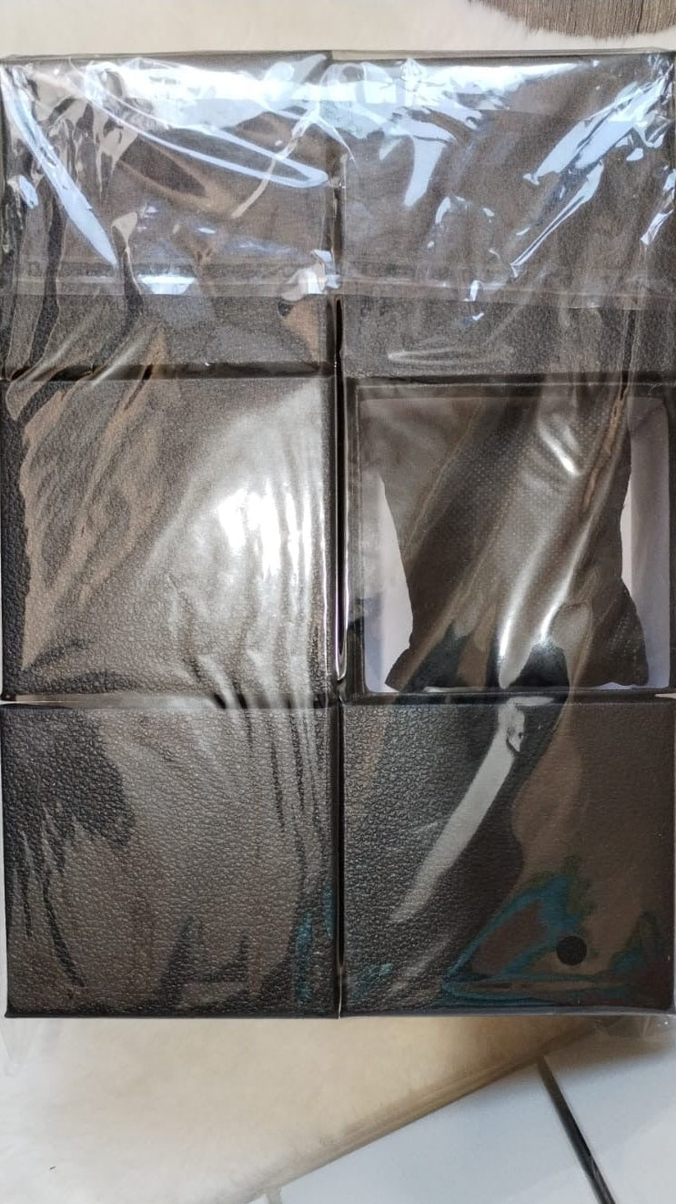 Media docena de cajas relojeras negras