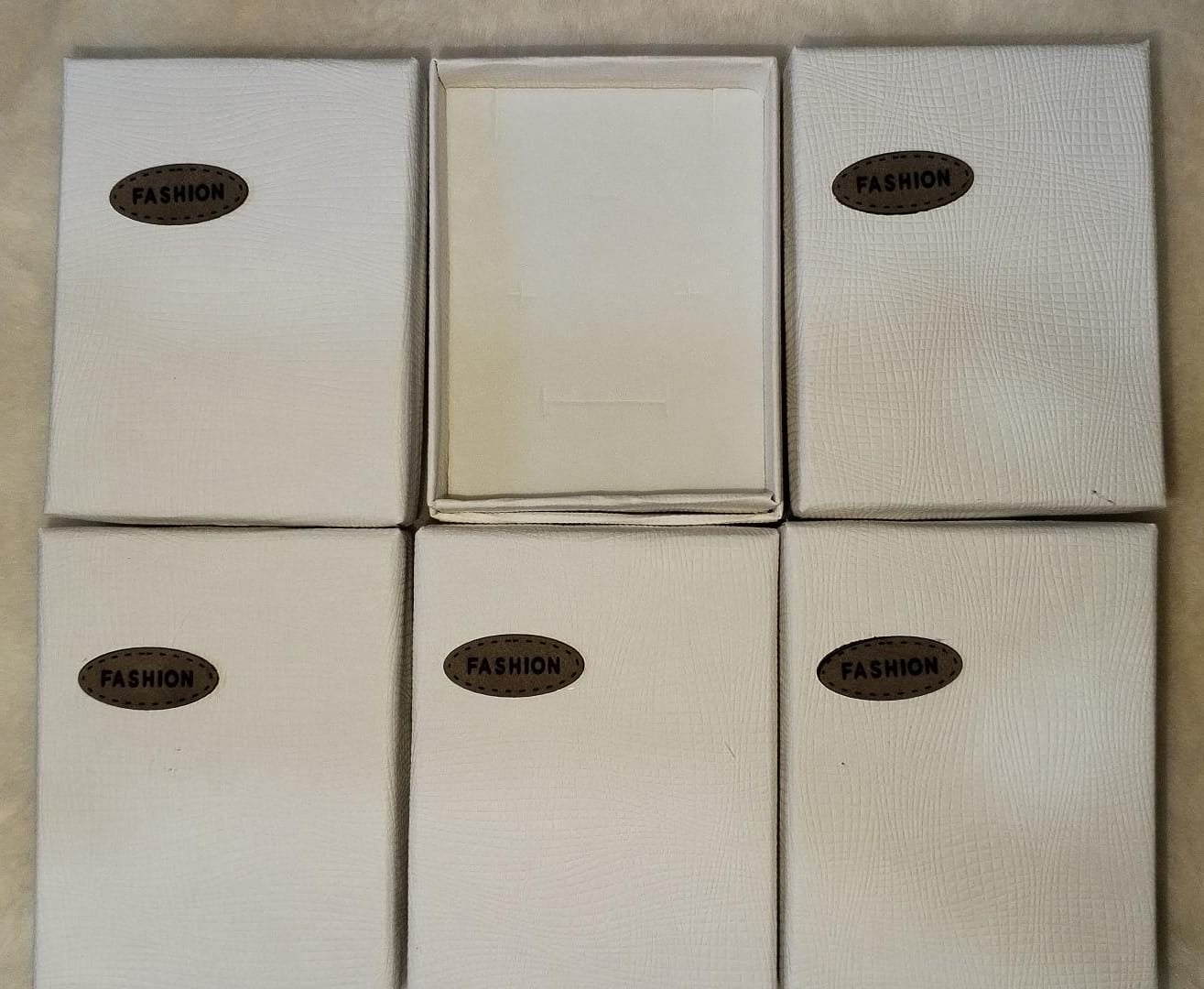 Docenas de cajas blancas 7*9