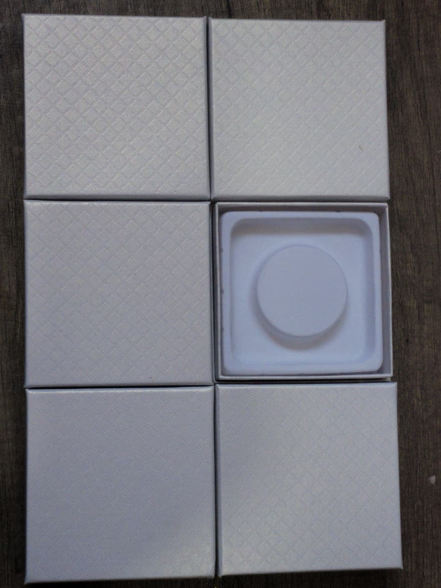 Docena de cajas para pulsera  8*8